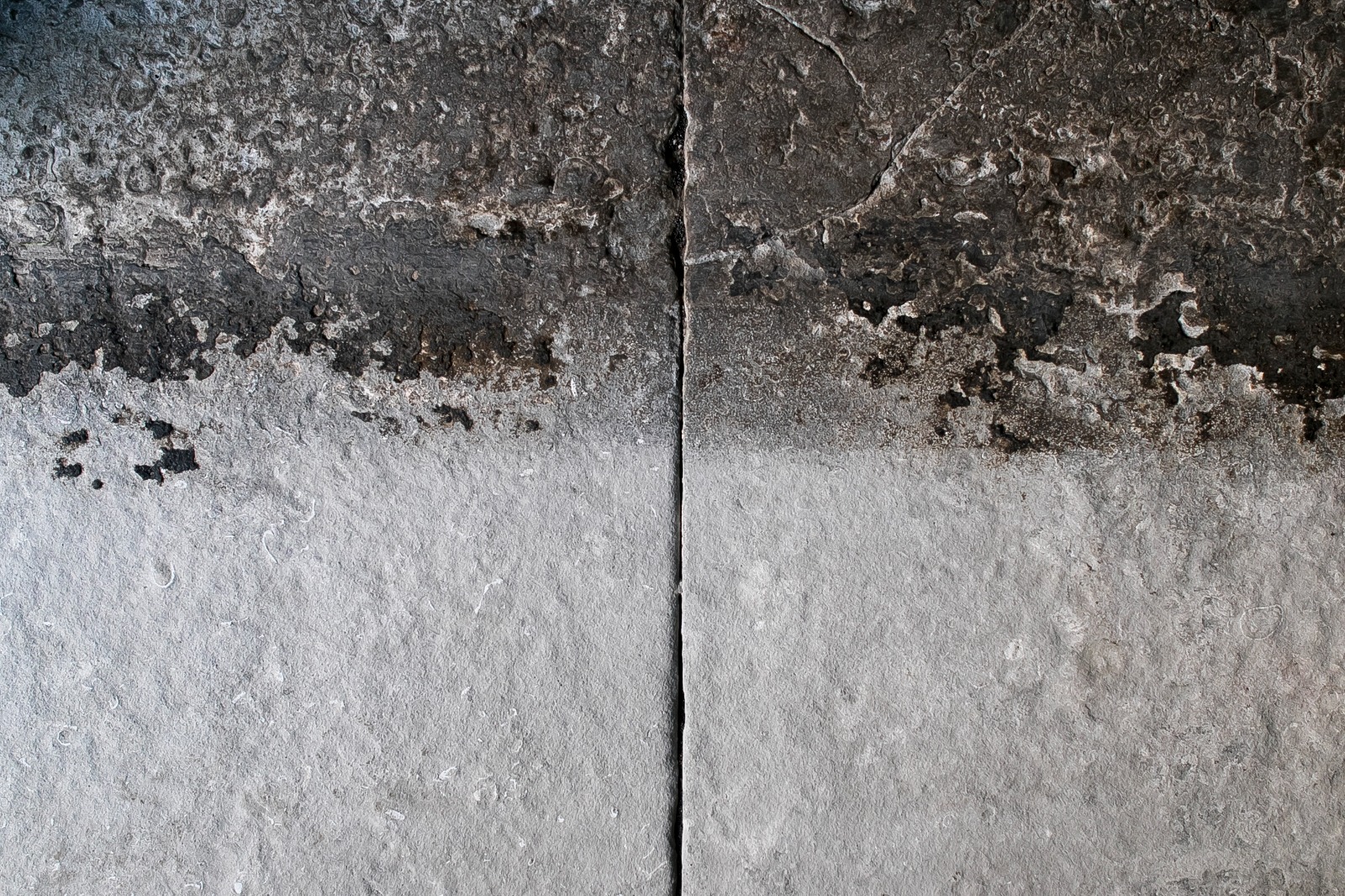 Dustless flagstone floor cleaning in progress